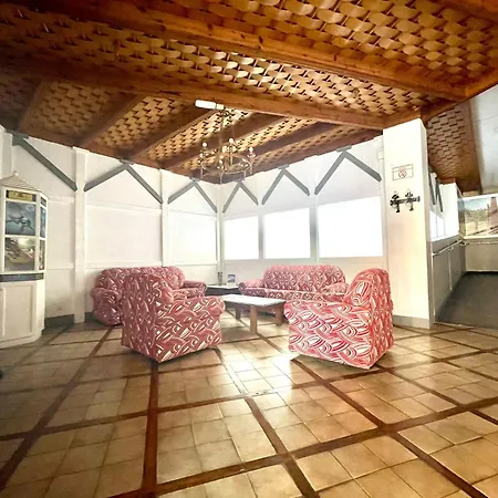 One Bedroom With Heated Pool And Very Close To Playa Jardin In Puerto de la Cruz (Tenerife)