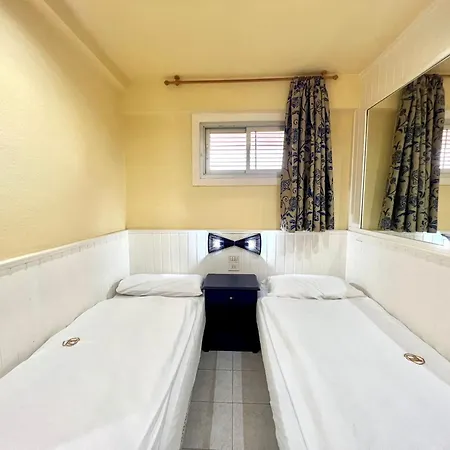 One Bedroom With Heated Pool And Very Close To Playa Jardin In *