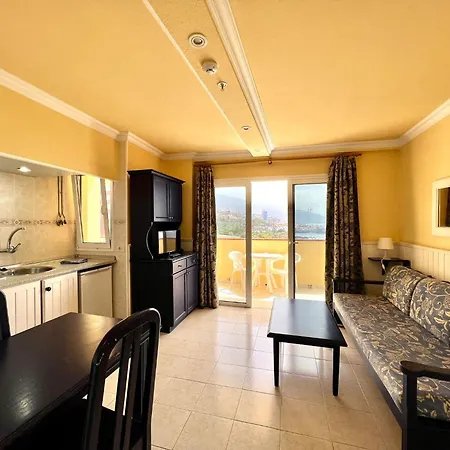 One Bedroom With Heated Pool And Very Close To Playa Jardin In Appartement *