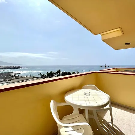 One Bedroom With Heated Pool And Very Close To Playa Jardin In Apartment