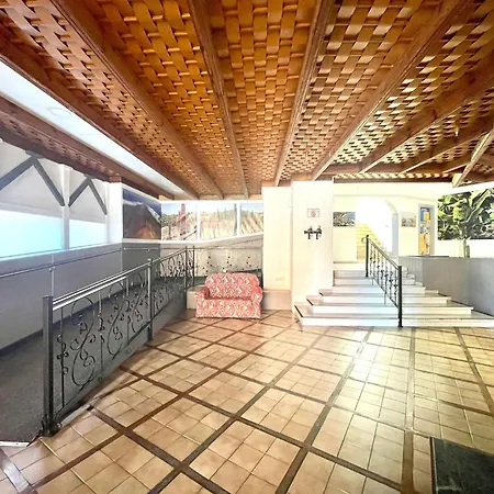 One Bedroom With Heated Pool And Very Close To Playa Jardin In 拉克鲁斯